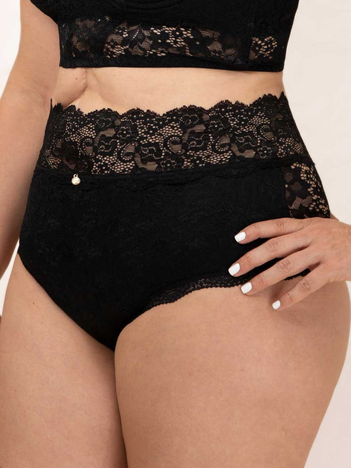 Cachetero Alto en Encaje Negro