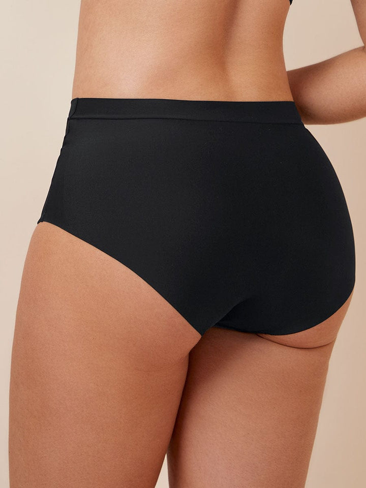 Panty Control Suave en Abdomen Negro
