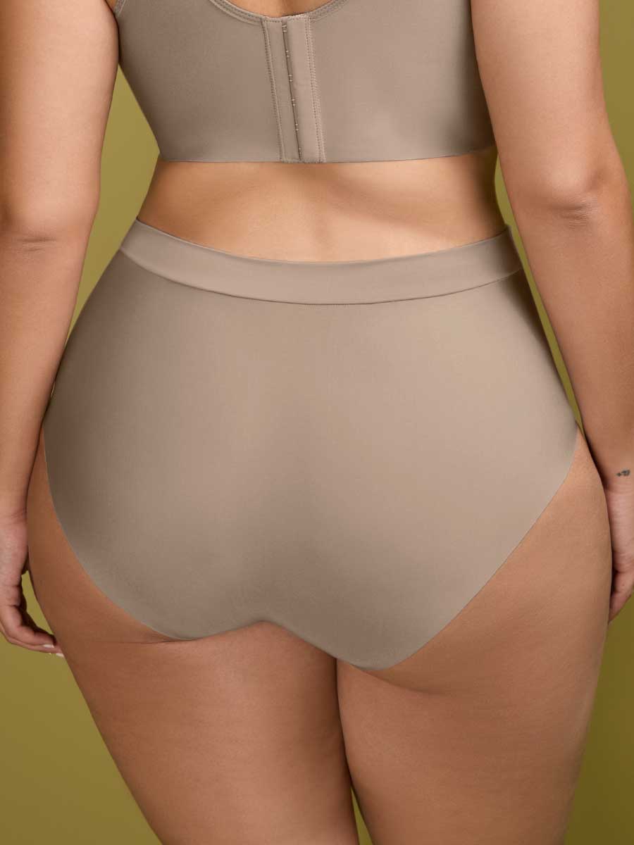 Cachetero Control Suave en Abdomen Pistacho Cremoso